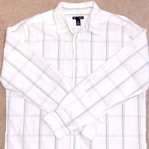 Gap shirt like new